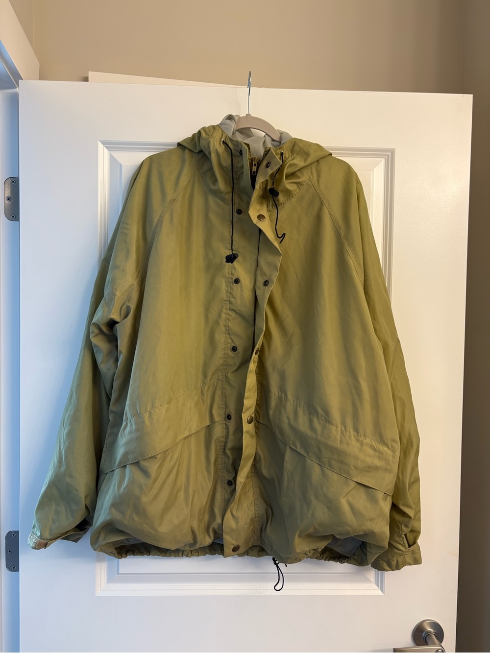 Vintage Women's Pistachio Hooded Shell Jacket- Windbreaker and Water Resistant